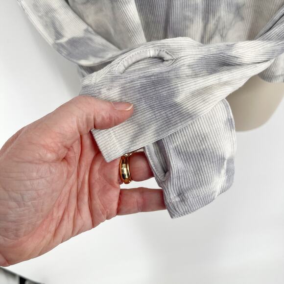 Enza Costa Women's Tie-Dye Silk Blend Long Sleeve Top NEW Size S Gray Round Neck - Picture 3 of 10